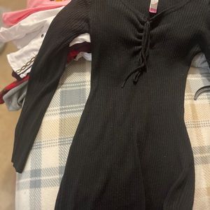 Black long sleeve dress but short in the bottom size M